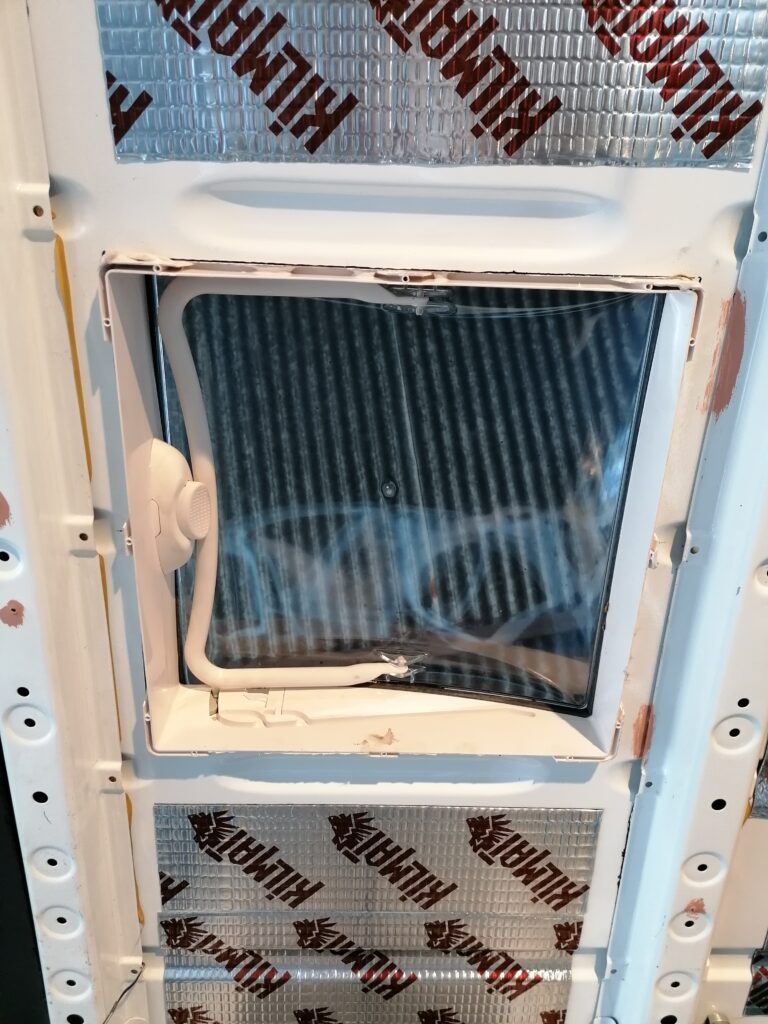6 Ontdreuningsplaten Klimat dak camperbus 6 Ontdreuningsplaten Klimat dak camperbus