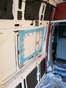 8 Aftapen van gat camperbus